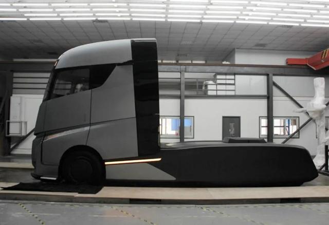 不服不行！吉利远程星潮重卡曝光，沃尔沃重卡只是小儿科？