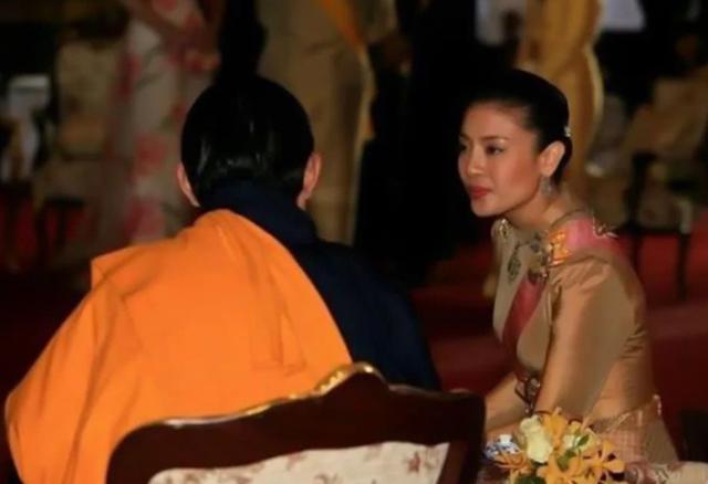 32歲泰最美王妃接待外賓為國爭光 蘇提達像背景板 王后黯淡無光 方舟島