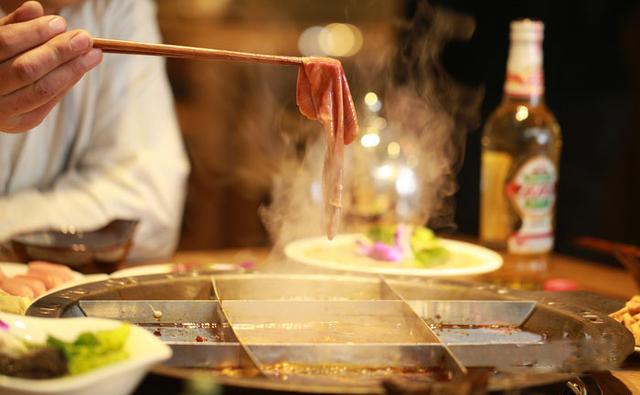 吃火锅的时候喝冷饮，到底有多“要命”？