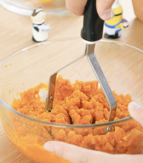 1块南瓜，1杯奶，无水无油，简单这样做，宝宝抢着吃