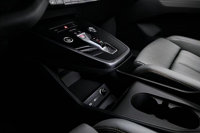 明年上市的重磅纯电SUV，宝马封顶之作iX，凯迪拉克回头率最高