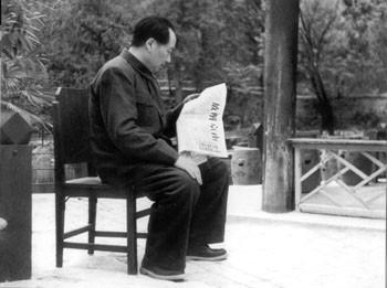 毛泽东的菊香书屋收藏多少书？贺龙戏称：厕所太高级，伸手能拿书