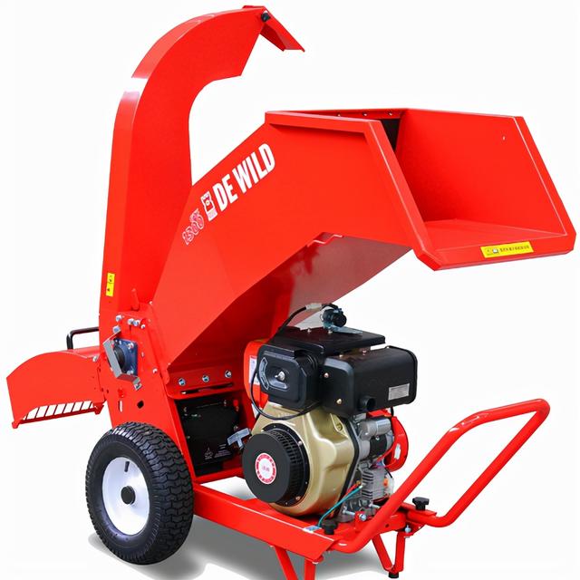 新型移动树枝破碎机