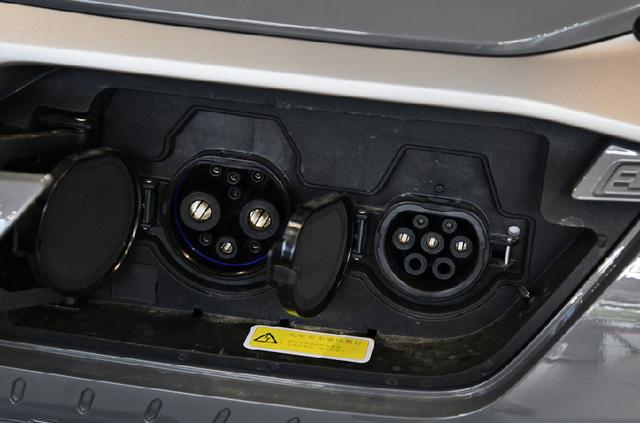 环保又省钱，两款新能源车驾驶辅助齐全，续航可满足日常出行