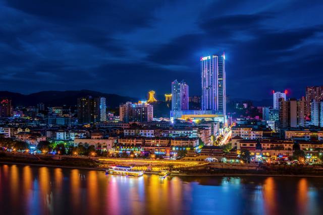 四川4个地级市由1个地区拆分而来，1市GDP超3000亿，1市成副中心