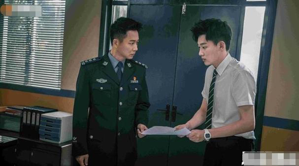 和关晓彤周也是同学，出道演冯小刚作品，刘奕君儿子资源简直太好