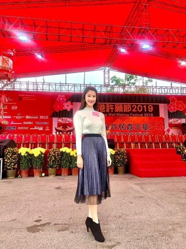 入乡随俗抛宝碟许愿！TVB人气小花暂别《爱回家》频频出活动挣钱