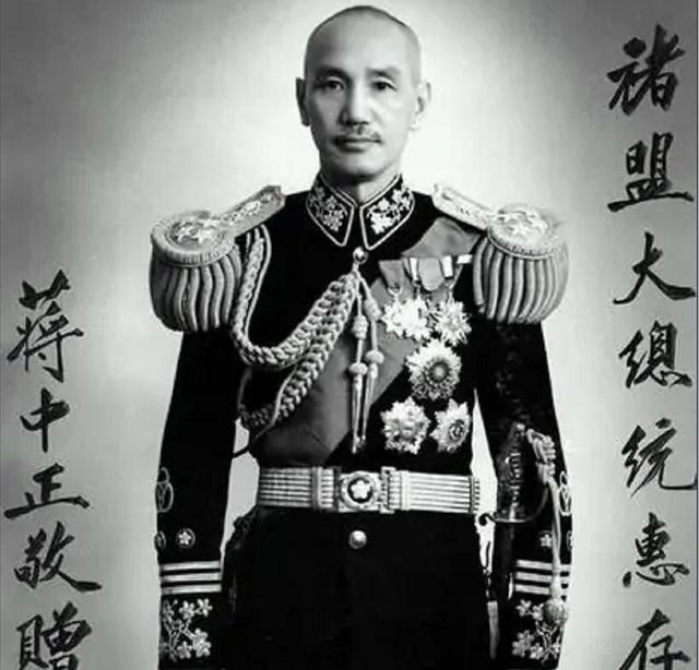 1971年杨振宁回国，称杜聿明为“杜先生”，周总理迅速纠正其错误