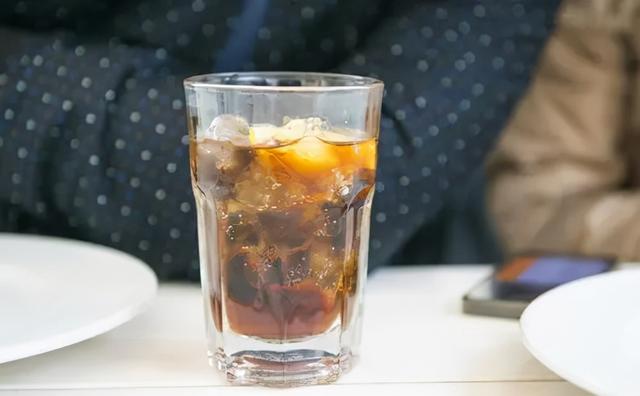 高血压人群保护健康，一律少吃这5类食物，无论哪一种危害都很大