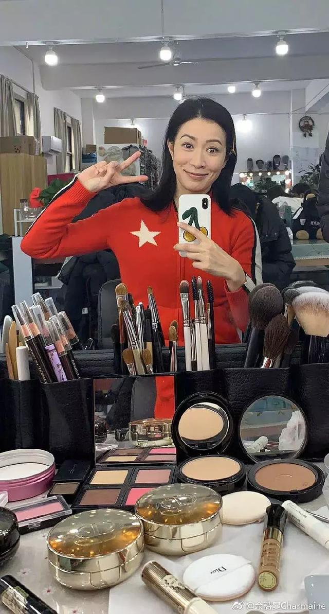 TVB花旦又聚会啦，第一眼只认出蔡少芬，黎姿郭可盈感觉分不清了