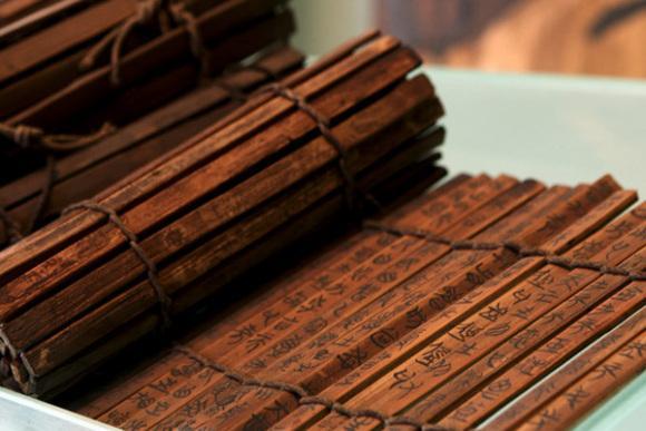 造纸术的发明者是谁（蔡伦改进造纸术，发明者是谁）