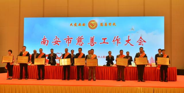 海南合展石业工程公司