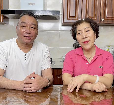乔任梁父母首谈儿子去世经历，妈妈哭到晕倒，费时一年找清幽墓地