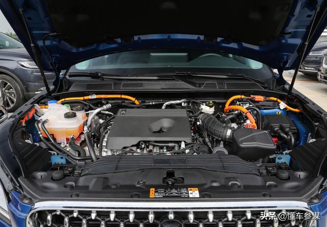 30多万的插电混动，E-CVT十分省油，不过是三缸发动机