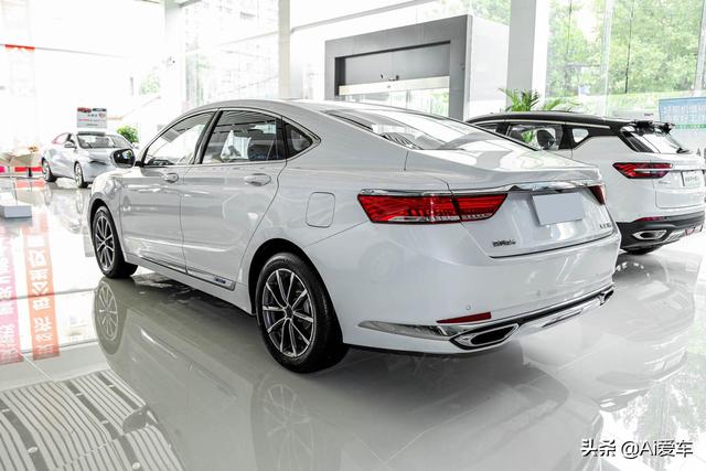 1.5L油耗低价家用大轿车，轴长2米87上绿牌，92油好养，博瑞ePro