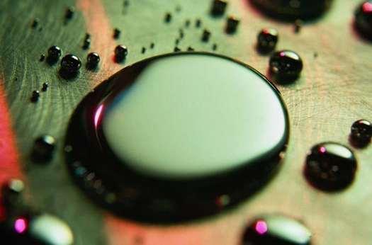 金属氢由质子和电子紧密结合而成,具有高密度的特点,蕴含着很大的能量