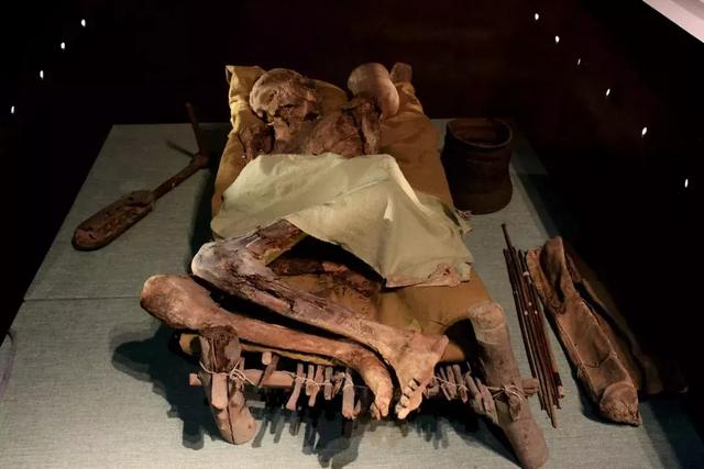 清朝第一美女干尸景区在哪里，初入吐鲁番，满是惊喜：博物馆的那些干尸美人们