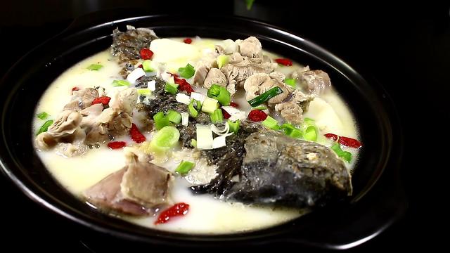 鯽魚和什么燉羊肉？鯽魚和羊肉一起煮有營養么，好文章，全網點贊