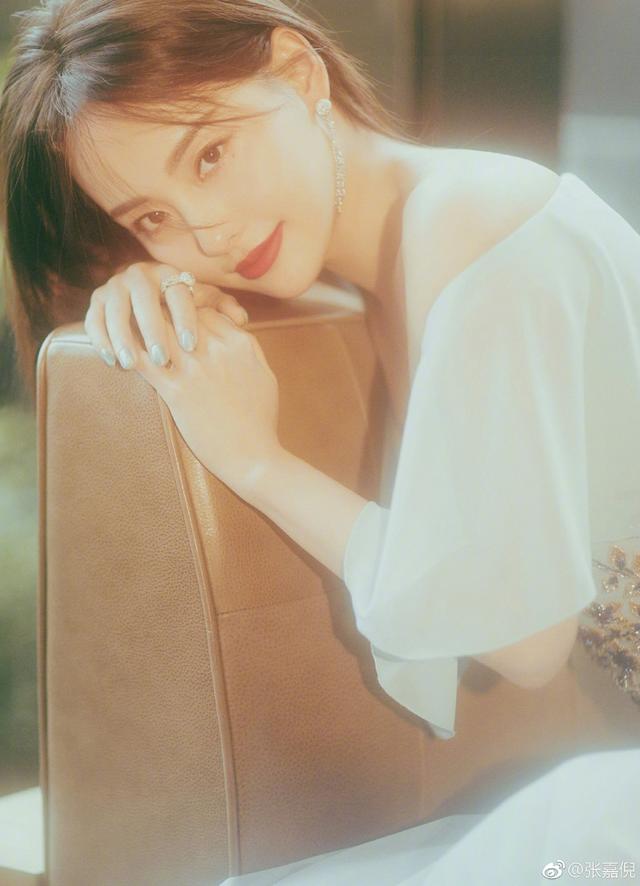 嘉倪张嘉倪(张嘉倪玉兔公主跳舞视频)-天晟网