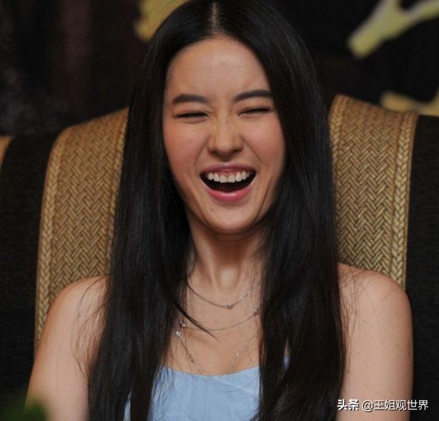 刘亦菲为什么没有子宫:明星也有“缺陷”：赵丽颖的脚，刘亦菲的牙，而她没有子宫