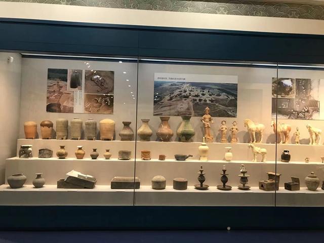 参观郑州博物馆南水北调工程展