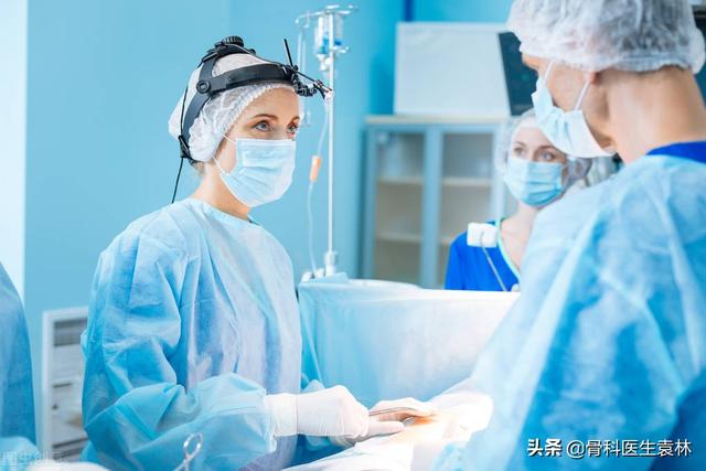 关节炎的早期症状表现有哪些？关节炎早期怎么治疗？