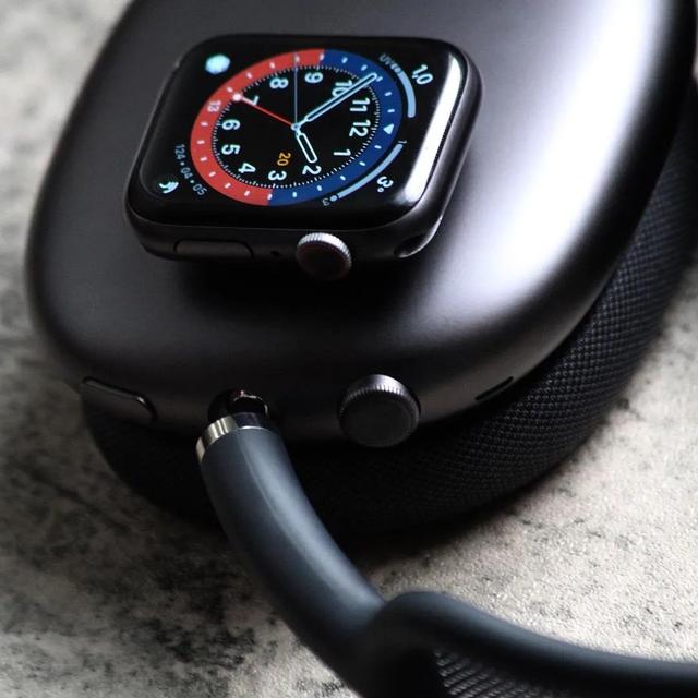 表界怪咖，連 Apple Watch 都要叫它一聲“前輩”