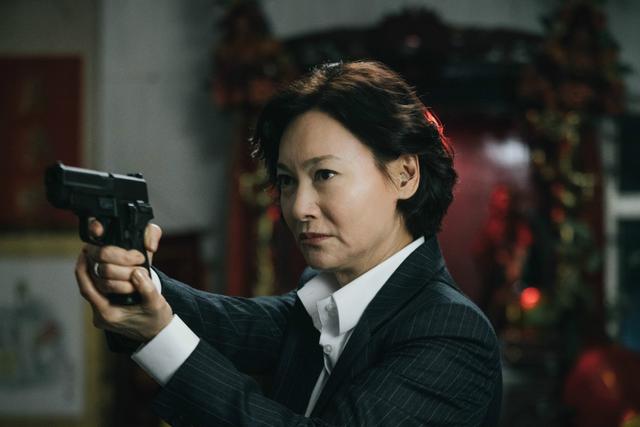 「铁探」：TVB四位小花旦为这位大女主做配，气场都不及她