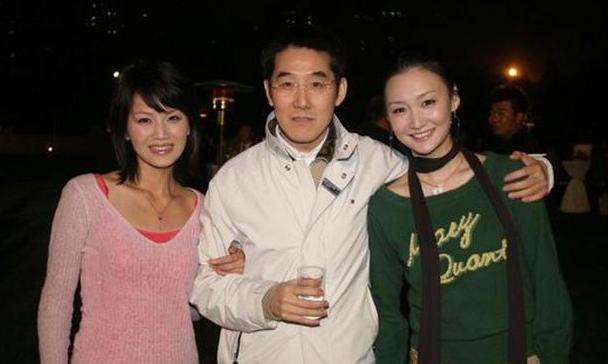 岩男郎:王朔马未都喊他大哥，陆毅刘烨都是他捧红，海岩才是京圈大牛人