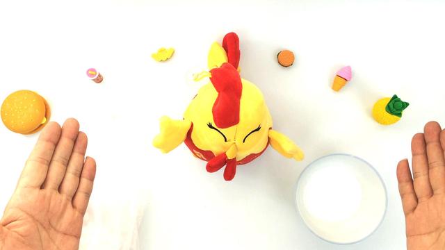清理这样的毛绒玩具,不用一滴水,只需一些食盐就能轻松去污杀菌