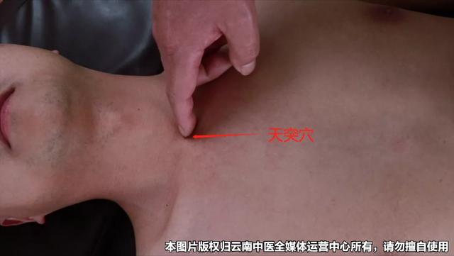 不打针、不吃药，2种方法有效缓解咳嗽，今年冬天不难捱