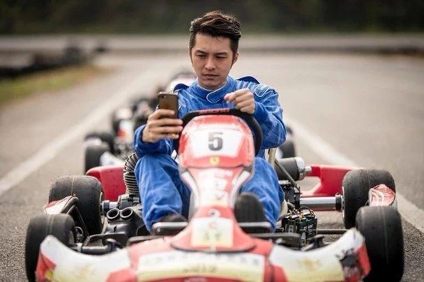 飞车减压！曾是TVB弟弟专业户 入行18年成功转型获捧上位