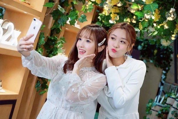 分享护肤心得惹大批粉丝力撑！TVB宅男女神：一白遮三丑