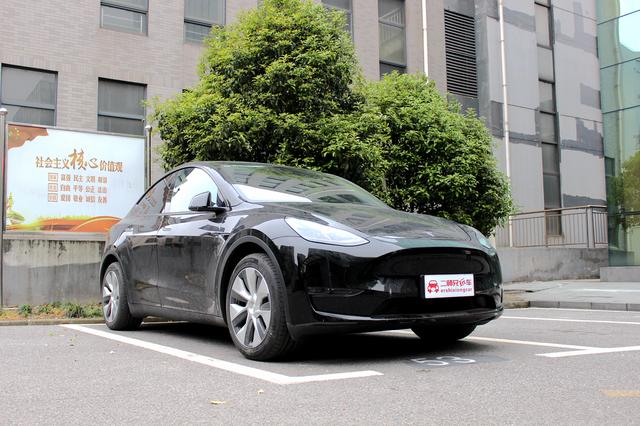 试驾特斯拉Model  Y：这玩意儿开起来咋就那么像个“大玩具”？