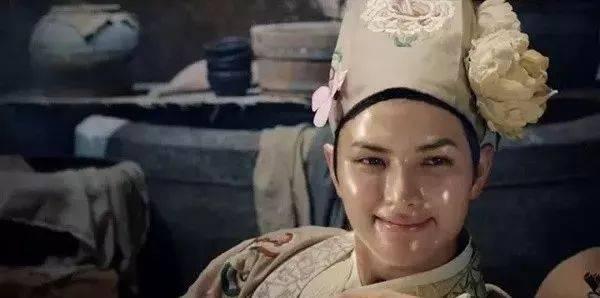 小迷糊和凡士林身体乳