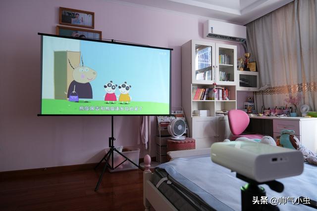 天猫精灵智能投影仪“小白盒”测评：还真的是个移动的电影院