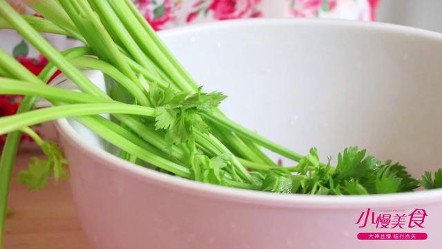 芹菜猪肉饺子馅的做法 芹菜猪肉饺子馅的做法（芹菜猪肉饺子馅的做法和配料） 美食