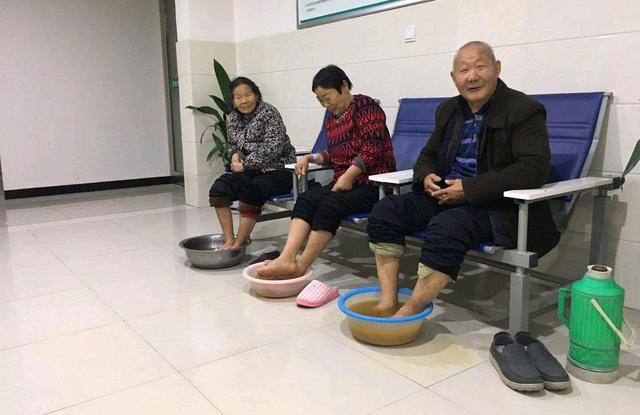 又要到重阳节了，送给中老年人的几个健康“锦囊”，请记得收好