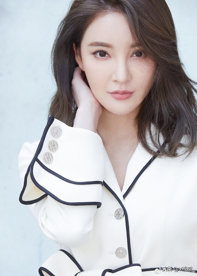 石小群在《步步惊心》中 饰 郭络罗·明慧.