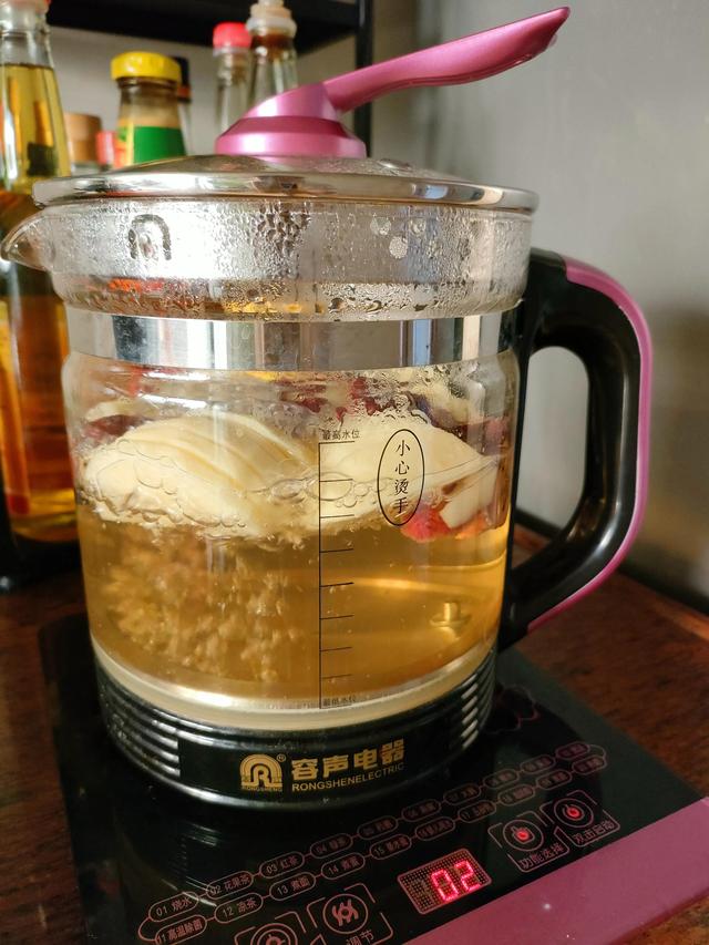 苹果山楂红枣水