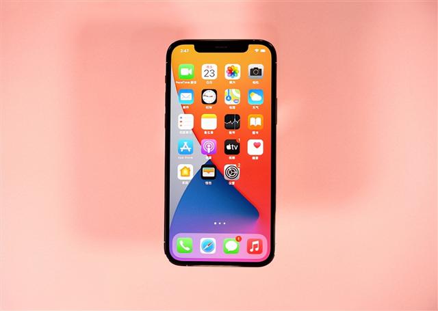 苹果放狠招！iPhone 13系列最高价1.4W！取消这一版本只为赚钱？