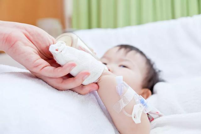 发烧捂汗到底错在哪里？物理降温为什么要慎用？