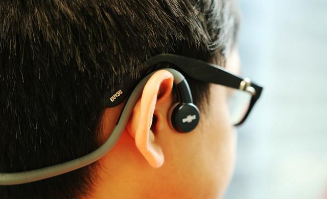 骨傳導、屏幕發聲等，曾經很火的黑科技，為何突然銷聲匿跡瞭？