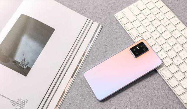 安卓手机好评榜：vivo S10Pro杀入前三，排名仅次于三星两款机皇