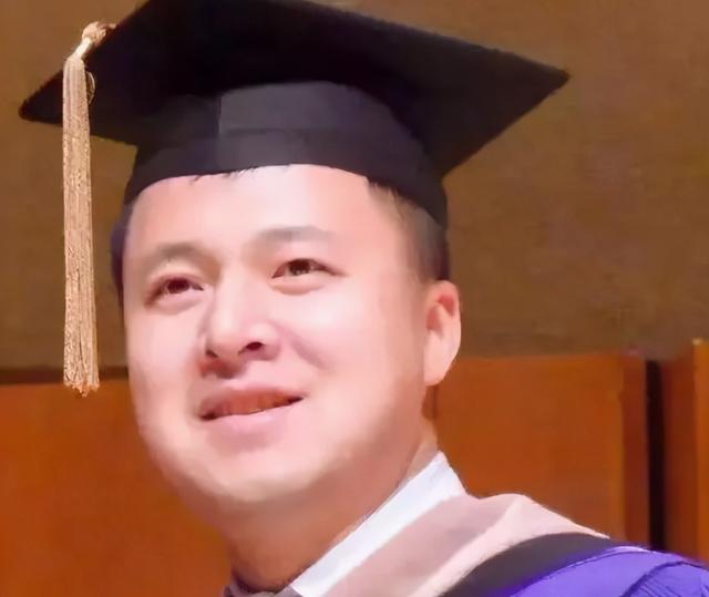 他就是孟晚舟的现任老公——刘晓棕.