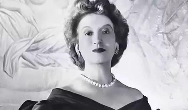 手背皮肤就长鸡皮一样