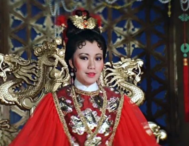 69岁TVB&ldquo;御用妈妈&rdquo;曾息影转做地产 至今单身：不觉得结婚是幸福