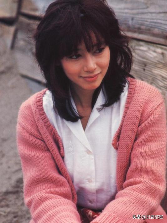 夏目雅子在现在被称为"传说中的女演员",1985年9月,夏目雅子因急性