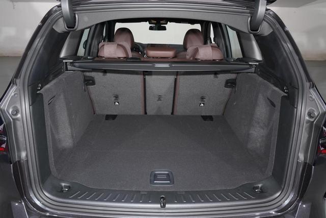 宝马又发力了，30天大卖10390辆，全系2.0T+8AT，带你看宝马X3