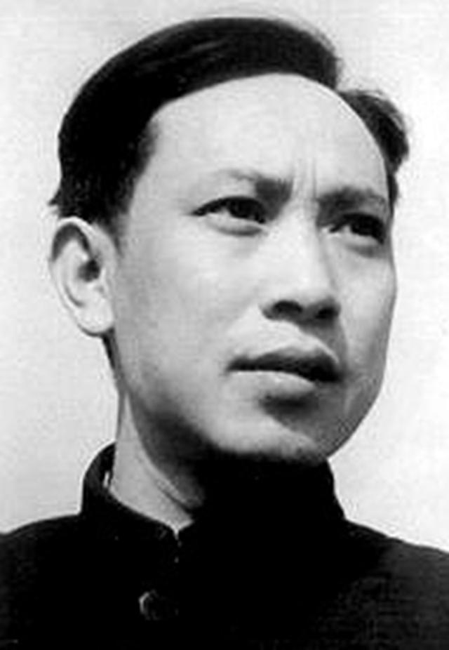 田家英：14岁笔战教授，担任主席秘书18年，为何在被停职后自杀？